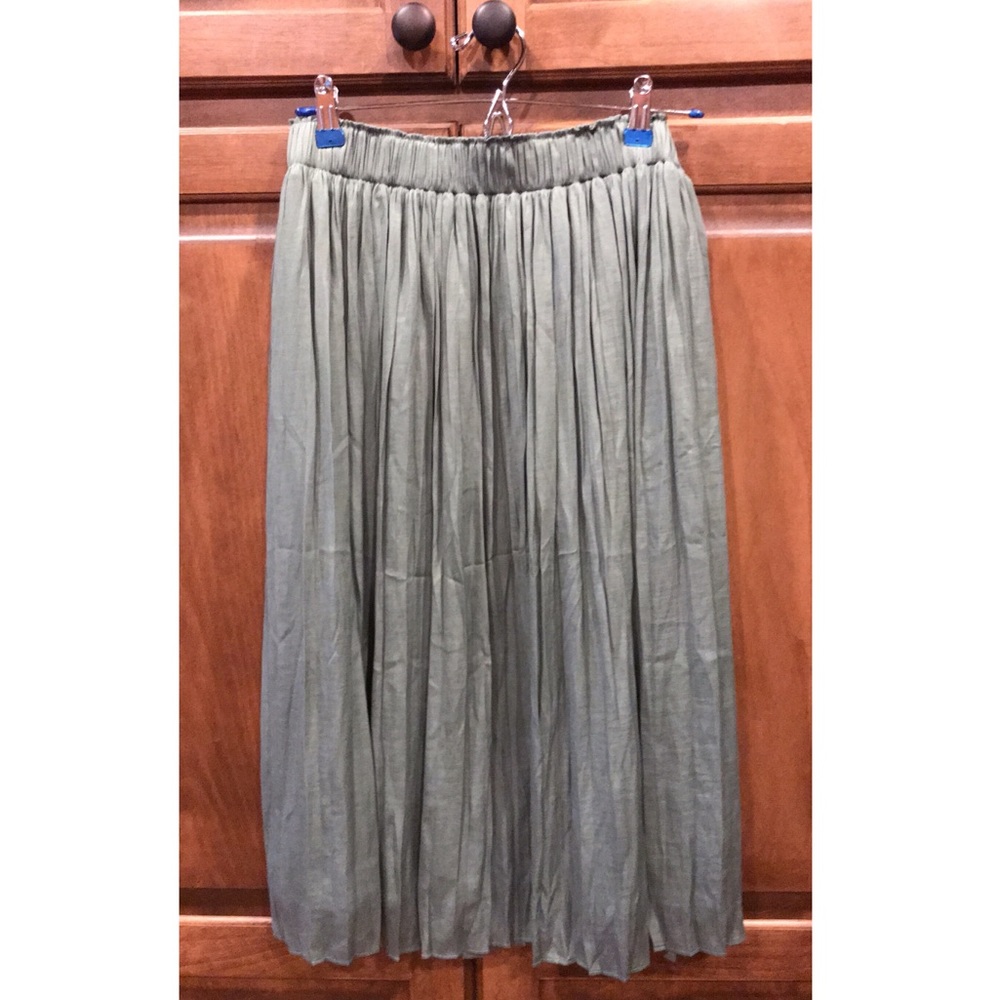 Petite Silk Midi Pleated Skirt